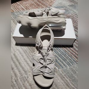 HF4265-299 Nike Air Max Koko Sandal Cream 2 (Women's) Sz 10. Brand New!
